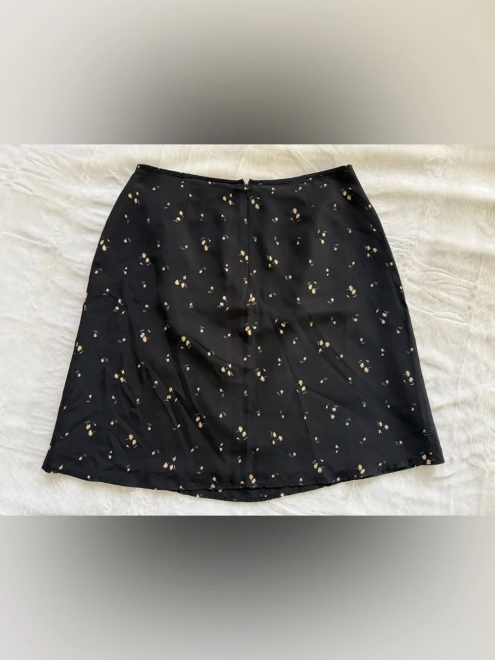 Vintage 100% Silk Knee Length Skirt Black Beige Floral Natural Fiber Capsule - Picture 2 of 6